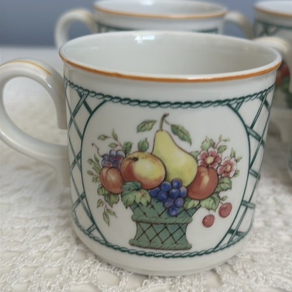VIlleroy and Boch Basket 1748 Made in Germany Vitro Porcelain Set 4 Mugs - Picture 3 of 10
